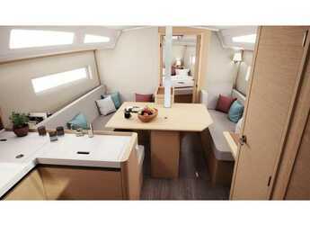 Rent a sailboat in Porto Capo d'Orlando Marina - Sun Odyssey 380 - 1wc