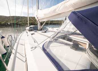 Chartern Sie segelboot in Cala dei Sardi - Oceanis 40.1 (3cab)