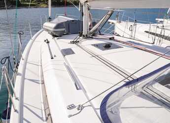 Chartern Sie segelboot in Cala dei Sardi - Oceanis 40.1 (3cab)