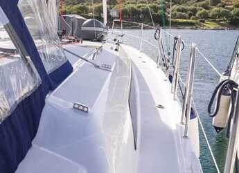 Chartern Sie segelboot in Cala dei Sardi - Oceanis 40.1 (3cab)