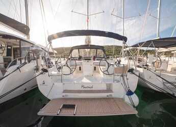 Chartern Sie segelboot in Cala dei Sardi - Oceanis 40.1 (3cab)