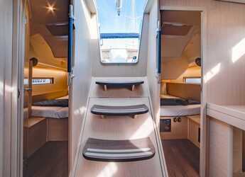 Chartern Sie segelboot in Cala dei Sardi - Oceanis 40.1 (3cab)