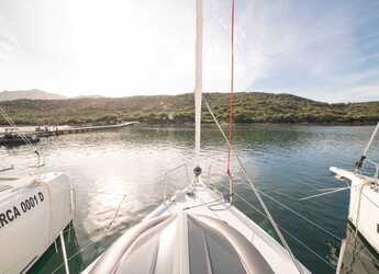 Chartern Sie segelboot in Cala dei Sardi - Oceanis 40.1 (3cab)