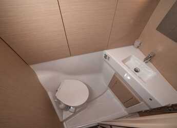 Chartern Sie segelboot in Cala dei Sardi - Oceanis 40.1 (3cab)