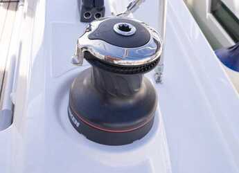 Chartern Sie segelboot in Cala dei Sardi - Oceanis 40.1 (3cab)