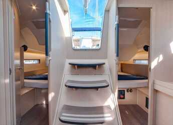 Chartern Sie segelboot in Cala dei Sardi - Oceanis 40.1 (3cab)