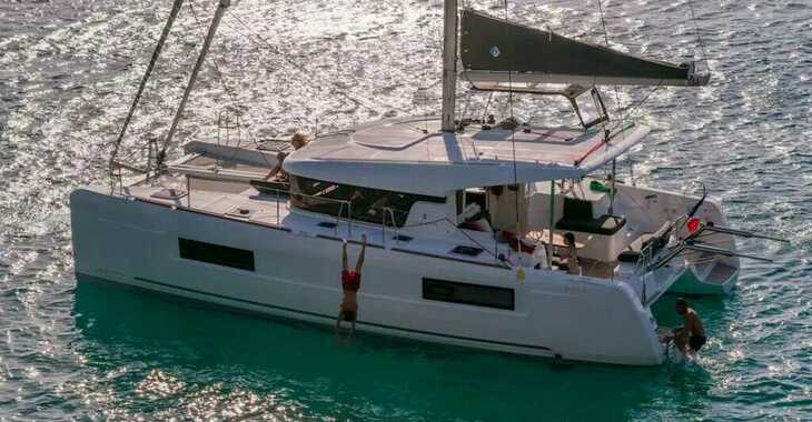 Alquilar catamarán en Cala dei Sardi - Lagoon 40