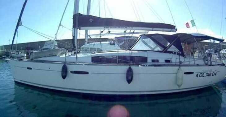 Rent a sailboat in Cala dei Sardi - Oceanis 46