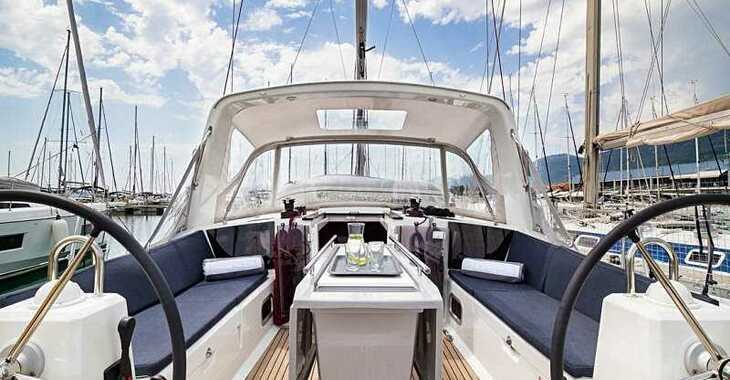 Rent a sailboat in Marina Frapa - Oceanis 41.1