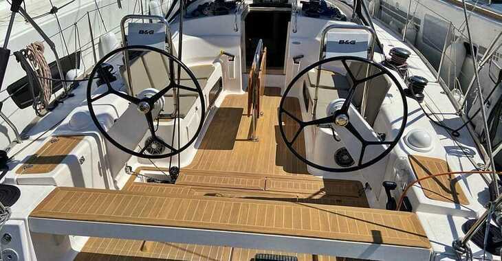 Rent a sailboat in Marina Frapa - Salona 44
