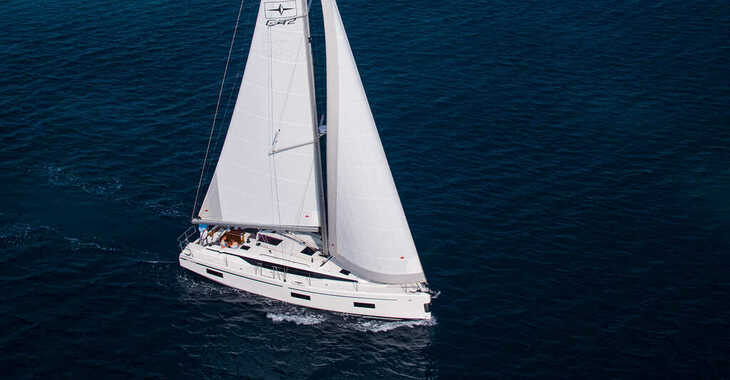 Rent a sailboat in Marina Frapa - Bavaria C42