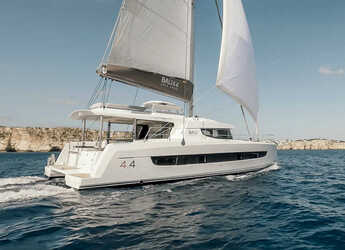 Rent a catamaran in Alimos Marina - Bali 4.4 A/C & GEN & WM