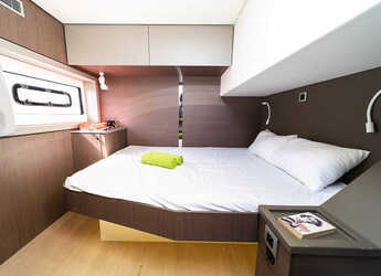 Rent a catamaran in Alimos Marina - Bali 4.8 A/C & GEN & WM