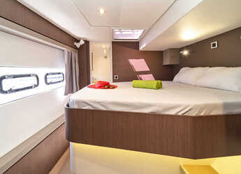 Rent a catamaran in Alimos Marina - Bali 4.8 A/C & GEN & WM