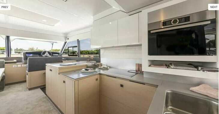 Rent a power catamaran  in Placencia - Fountaine Pajot MY5