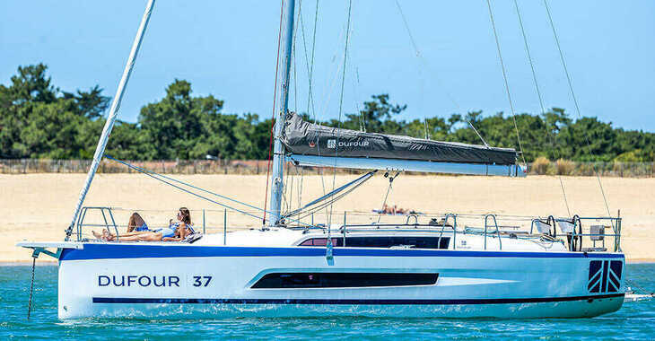 Rent a sailboat in Zaton Marina - Dufour 37 - 3 cab.