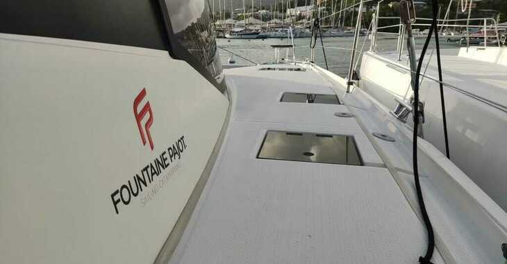 Rent a catamaran in Marina Le Marin - Fountaine Pajot Lucia 40