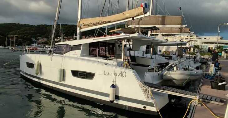 Chartern Sie katamaran in Marina Le Marin - Fountaine Pajot Lucia 40