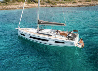 Rent a sailboat in Lavrion Marina - Dufour 41
