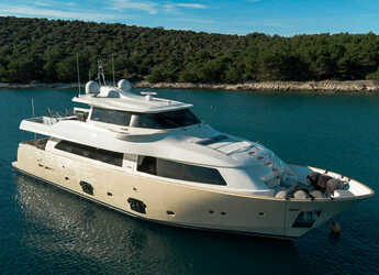Rent a yacht in Marina Mandalina - Custom Line Navetta 26