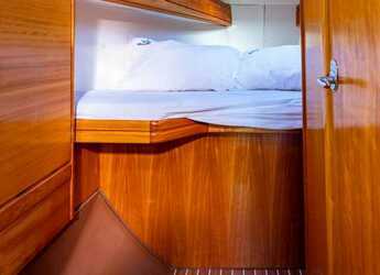 Rent a sailboat in Punat - Bavaria 37 Cruiser