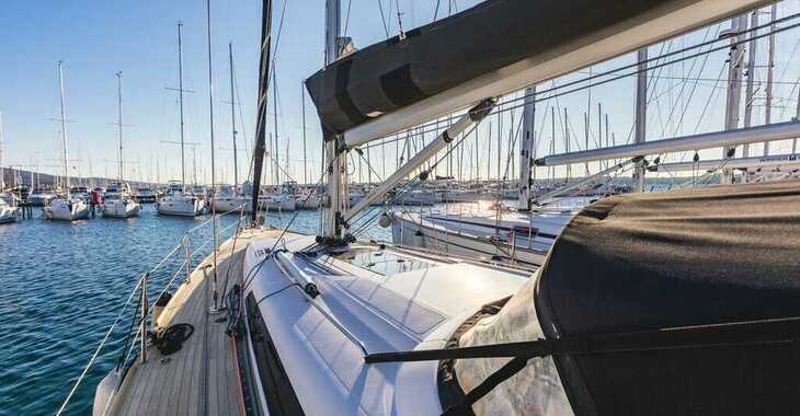 Rent a sailboat in Punat Marina - Salona 44