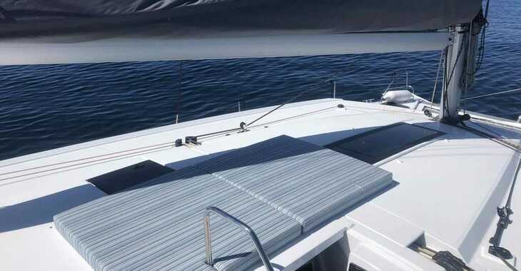 Rent a catamaran in Port Tino Rossi - FOUTAINE PAJOT Lucia 40