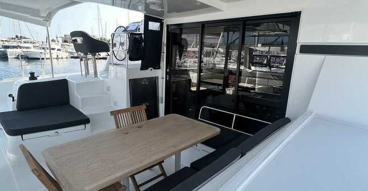 Rent a catamaran in Port Tino Rossi - LAGOON 42