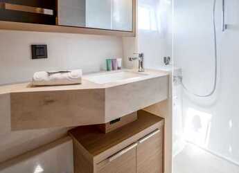 Alquilar catamarán en Marina Kastela - Lagoon 46 