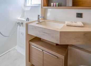 Alquilar catamarán en Marina Kastela - Lagoon 46 