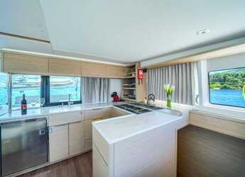 Alquilar catamarán en Marina Kastela - Lagoon 46 