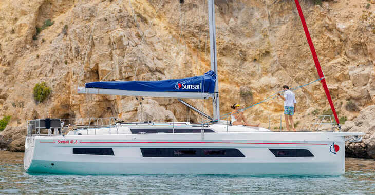 Rent a sailboat in Agana Marina - Sunsail 41.3