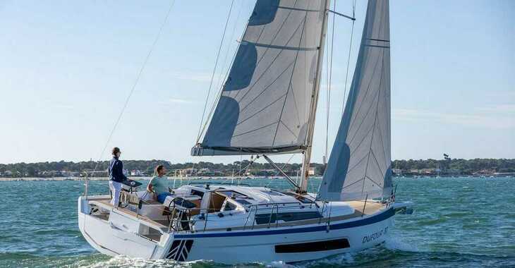 Rent a sailboat in ACI Marina Skradin  - Dufour 37