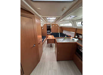 Chartern Sie segelboot in Trogir (ACI marina) - Bavaria Cruiser 37