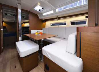 Louer voilier à Muelle de la lonja - Sun Odyssey 440 - 4 cab.