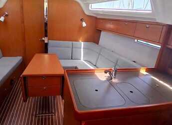 Rent a sailboat in D-Marin Marina Lefkas - Bavaria Cruiser 37 - 3 cab.