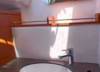 Rent a sailboat in D-Marin Marina Lefkas - Bavaria Cruiser 37 - 3 cab.