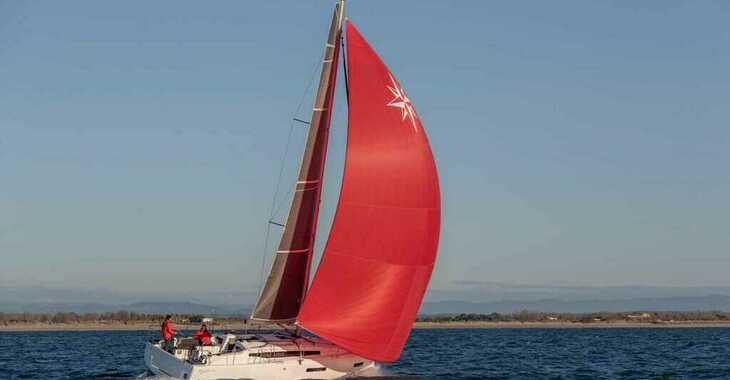 Chartern Sie segelboot in Contra Muelle Mollet - Sun Odyssey 380