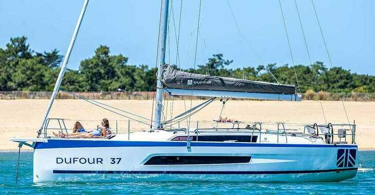 Rent a sailboat in Veruda - Dufour 37 - 3 cab.