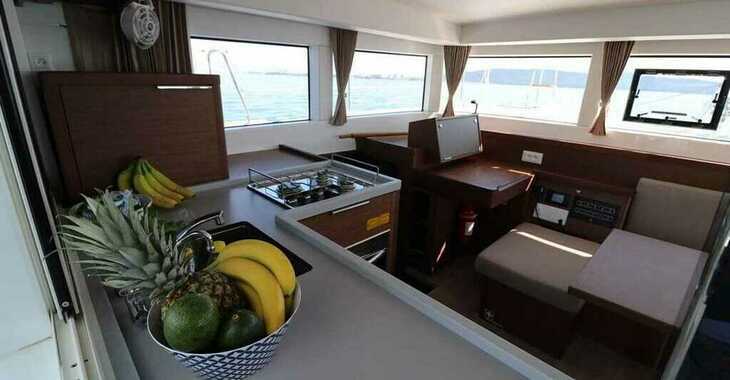 Rent a catamaran in Veruda Marina - Lagoon 40 - 4 + 2 cab