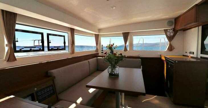 Rent a catamaran in Veruda Marina - Lagoon 40 - 4 + 2 cab
