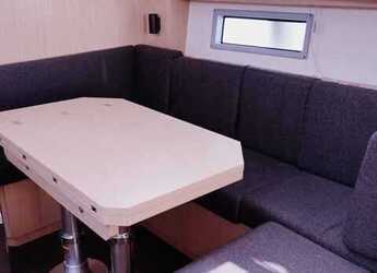 Rent a sailboat in Real Club Náutico de Palma - Bavaria C38