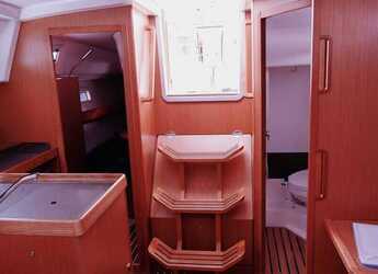 Rent a sailboat in Real Club Náutico de Palma - Bavaria Cruiser 34 - 2 cab.