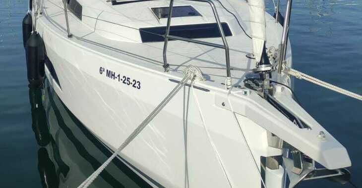 Chartern Sie segelboot in Club Naútico de Sant Antoni de Pormany - DUFOUR 37 NEW 2023