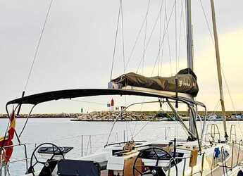 Rent a sailboat in Club Naútico de Sant Antoni de Pormany - DUFOUR 37 NEW 2023