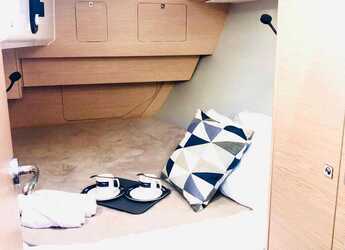 Rent a sailboat in Club Naútico de Sant Antoni de Pormany - DUFOUR 37 NEW 2023