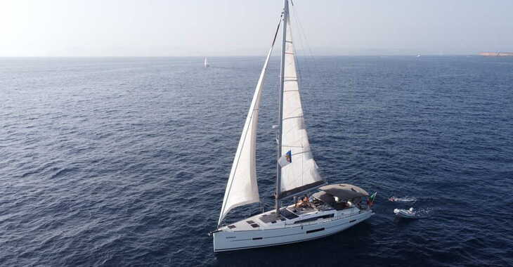 Chartern Sie segelboot in Club Naútico de Sant Antoni de Pormany - Dufour 500 Grand Large