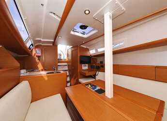 Louer voilier à Sangulin Marina - Sun Odyssey 33i