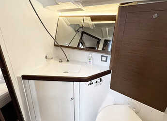 Rent a sailboat in Alimos Marina - Oceanis 46.1