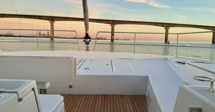 Rent a catamaran in Marina di Portisco - Bali 4.6 Premium*
